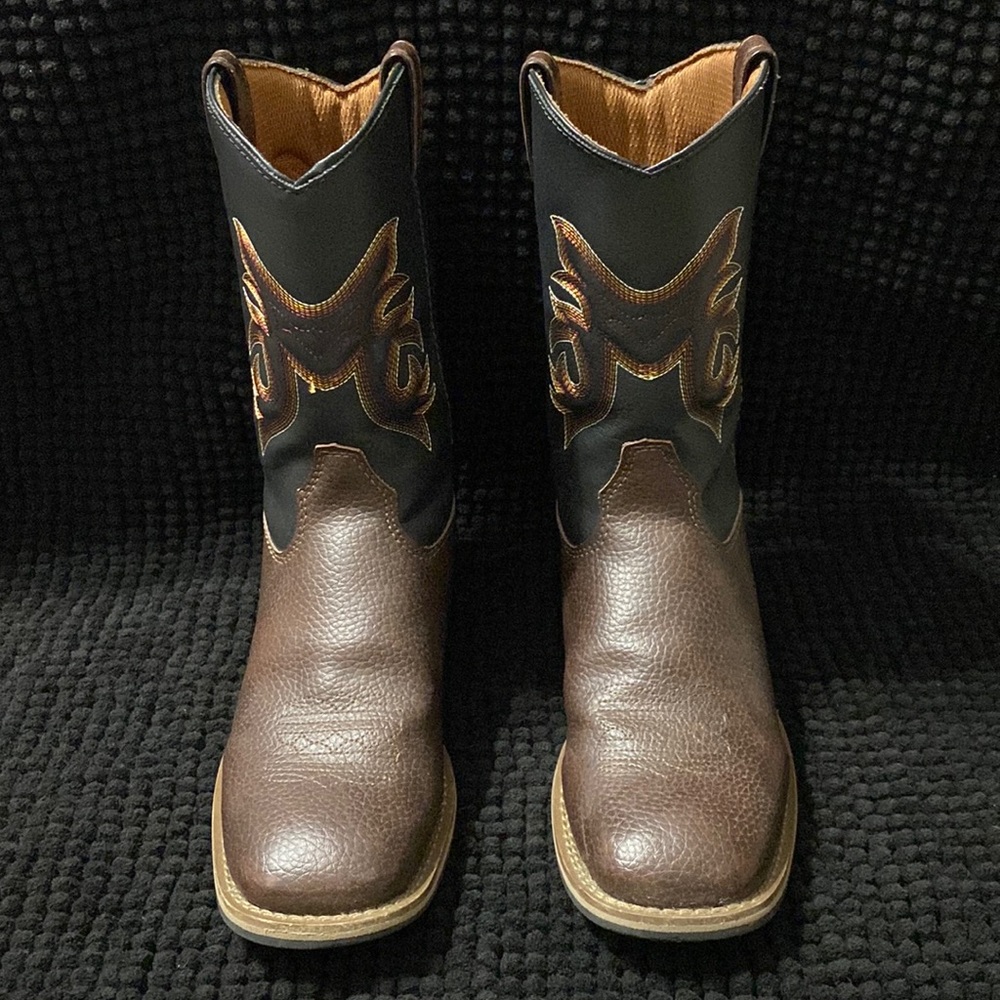 Boys square toe boots